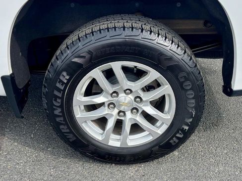 Used 2020 Chevrolet Silverado 1500 LTZ w/ LTZ Convenience Package AWD/4WD image 9