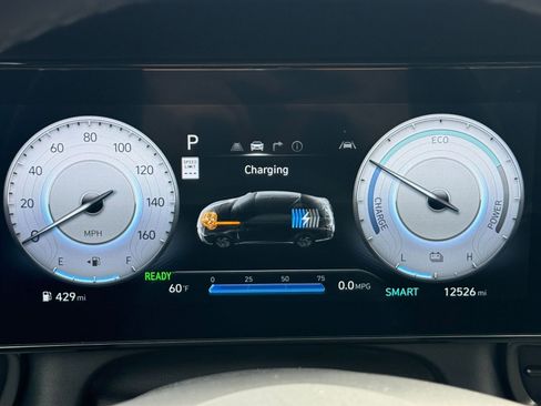 Used 2025 Hyundai Elantra Limited image 41