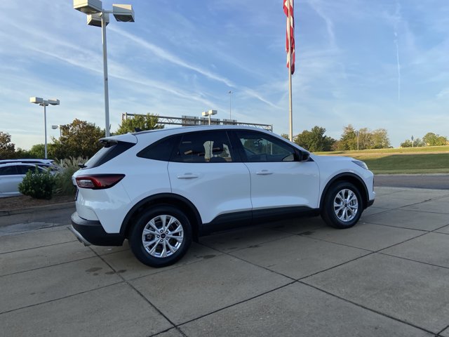 Used 2025 Ford Escape Active FWD image 14