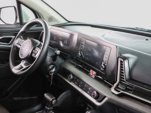 Used 2024 Kia Sportage LX FWD image 22