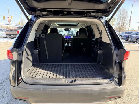 Certified 2025 Toyota Grand Highlander Platinum image 16