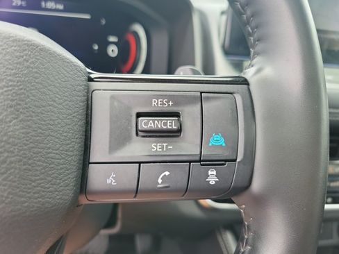 Used 2025 Nissan Rogue Platinum w/ Platinum Premium Package AWD/4WD image 18