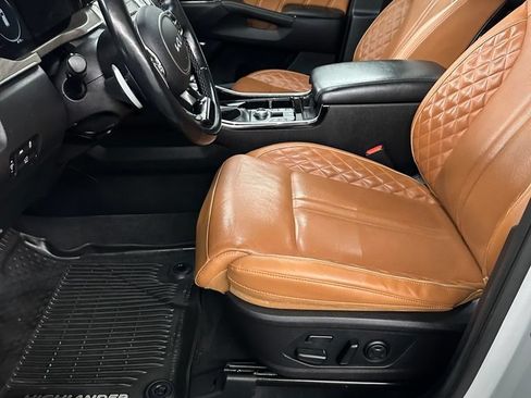 Used 2022 Kia Sorento SX Prestige w/ Rust Color Package AWD/4WD image 14