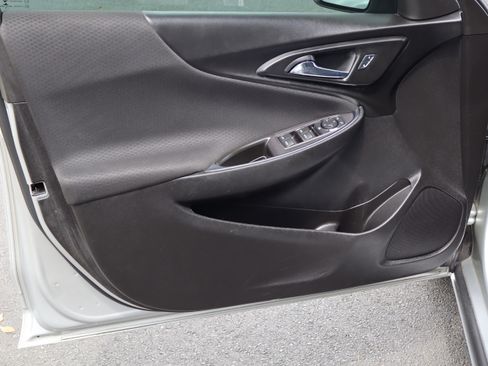 Used 2016 Chevrolet Malibu LT image 17