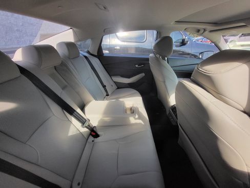 Used 2024 Honda Accord EX-L image 9