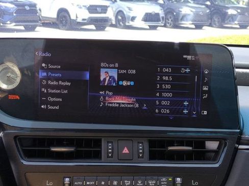 Certified 2022 Lexus ES 300h Ultra Luxury w/ Accessory Package 2 FWD image 17