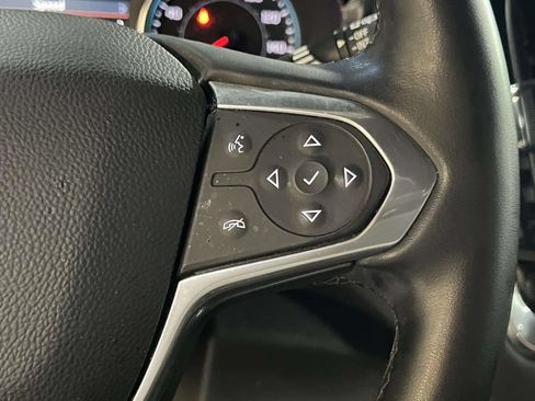 Used 2023 Chevrolet Traverse LT FWD image 25