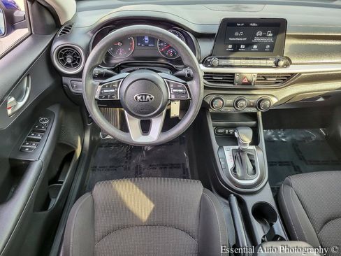 Used 2021 Kia Forte LXS FWD image 11