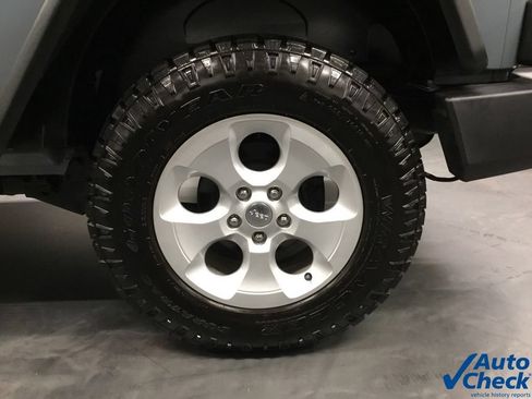 Used 2015 Jeep Wrangler Sahara w/ Connectivity Group AWD/4WD image 19