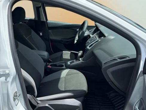 Used 2014 Ford Focus SE FWD image 12