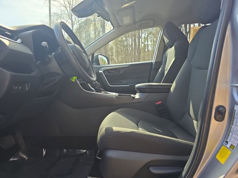 Used 2023 Toyota RAV4 LE image 14