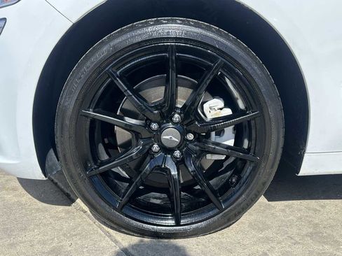 Used 2022 Genesis G70 3.3T image 9