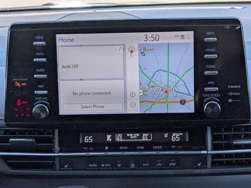 Used 2024 Toyota Sienna XSE image 18