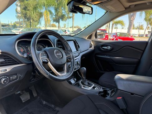 Used 2017 Jeep Cherokee 75th Anniversary image 15