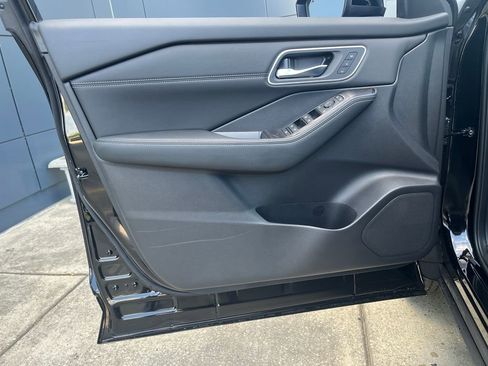 New 2026 Nissan Rogue Platinum AWD/4WD image 10
