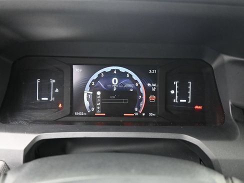 Used 2025 Toyota 4Runner SR5 AWD/4WD image 18
