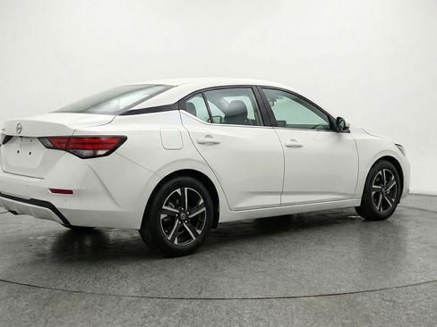 Used 2025 Nissan Sentra SV FWD image 9