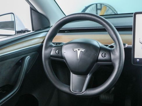Used 2023 Tesla Model Y Long Range AWD/4WD image 12