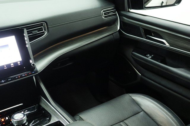 Used 2024 Jeep Wagoneer Series II w/ Flexible Seating Group RWD image 26