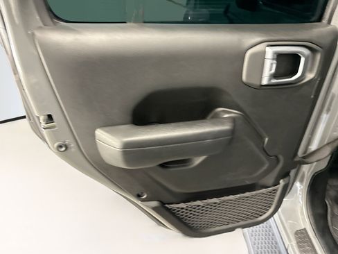 Used 2023 Jeep Wrangler Unlimited Sport image 27