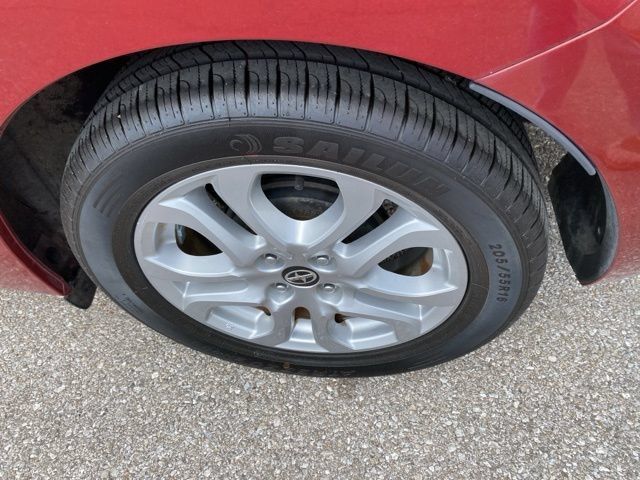 Used 2016 Scion iA FWD image 32