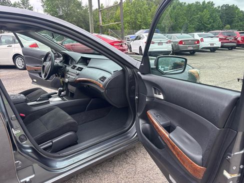 Used 2011 Honda Accord EX image 14