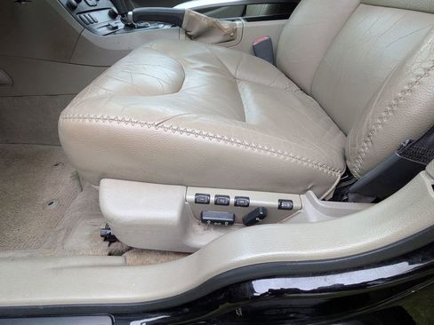 Used 2004 Volvo XC70 image 14