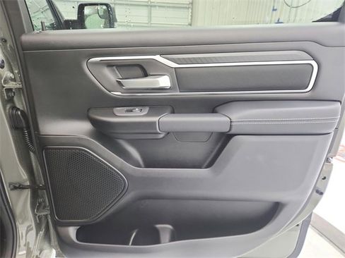 New 2026 RAM 1500 4x4 Crew Cab image 38