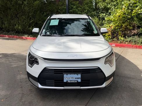 Certified 2025 Kia Niro EX w/ EX Cold Weather Package FWD image 10