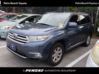 Used 2013 Toyota Highlander SE AWD/4WD video 1