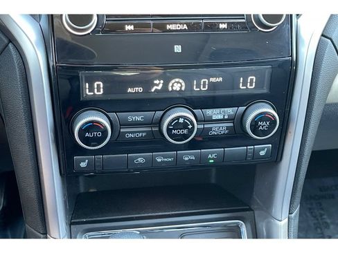 Used 2022 Subaru Ascent Limited w/ Technology Package AWD/4WD image 29