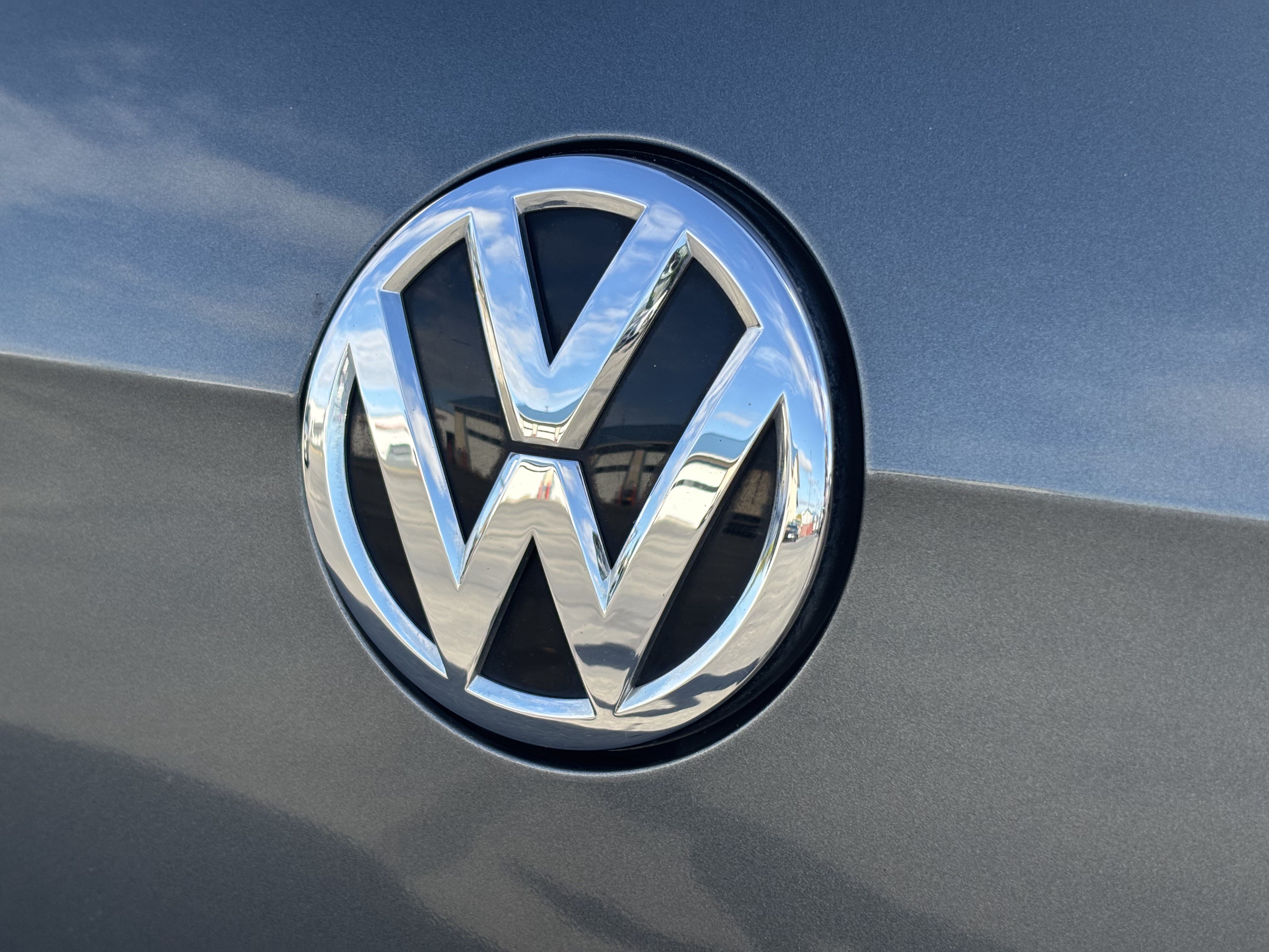 Used 2018 Volkswagen Golf R 4-Door AWD/4WD image 11