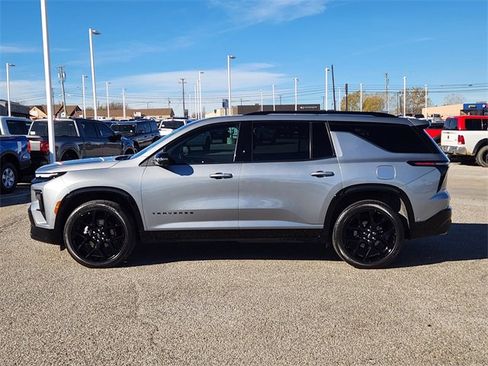 Used 2024 Chevrolet Traverse RS image 4