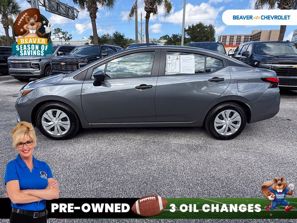 Used 2025 Nissan Versa S FWD image 4