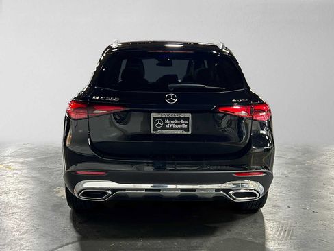 Used 2025 Mercedes-Benz GLC 300 4MATIC image 4