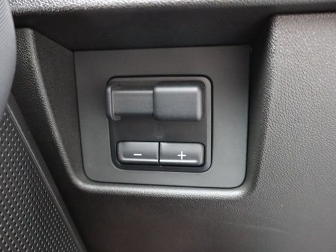 Used 2025 Chevrolet Colorado Z71 AWD/4WD image 16