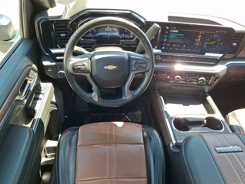 Used 2024 Chevrolet Silverado 3500 High Country w/ High Country Premium Package AWD/4WD image 2