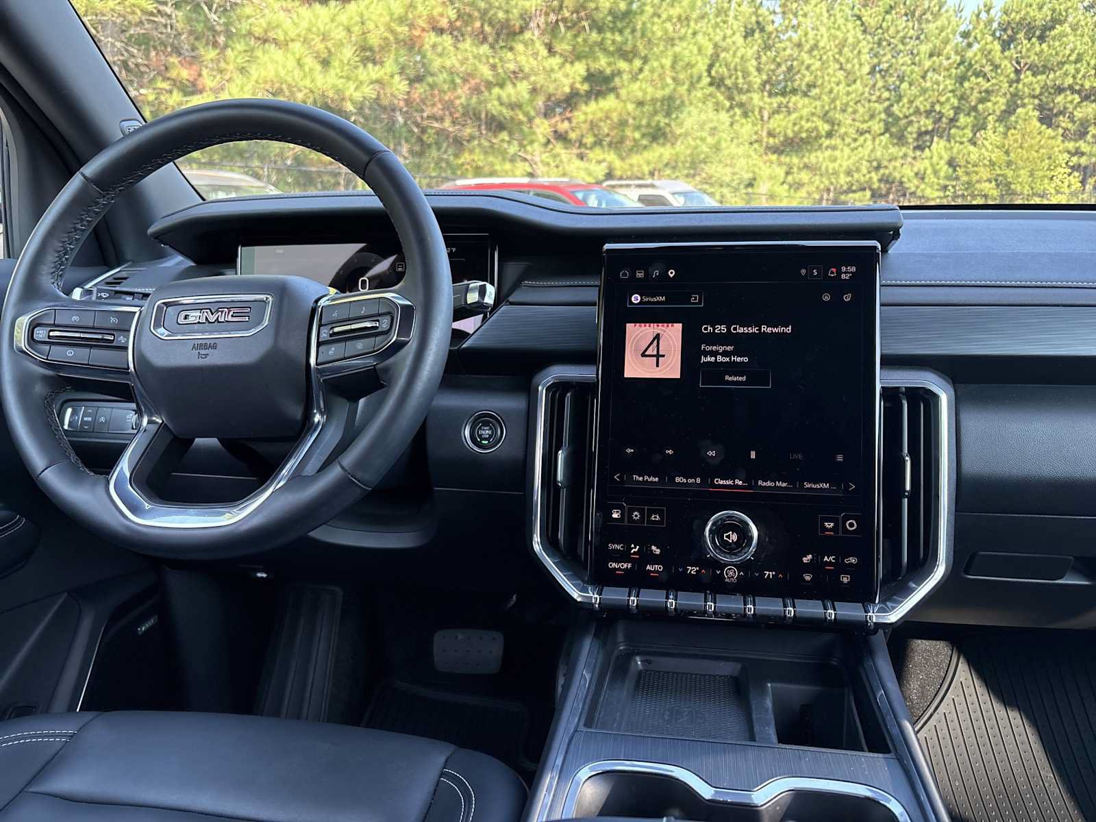 Used 2025 GMC Acadia Elevation w/ Elevation Premium Package FWD image 3