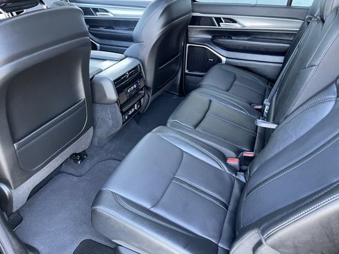 New 2026 Jeep Grand Cherokee Limited w/ Limited Altitude Package AWD/4WD image 17