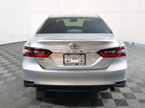 Used 2024 Toyota Camry LE w/ Convenience Package FWD image 4