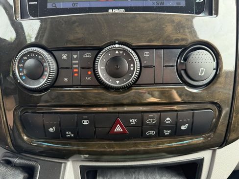 Used 2016 Mercedes-Benz Sprinter 3500 image 25