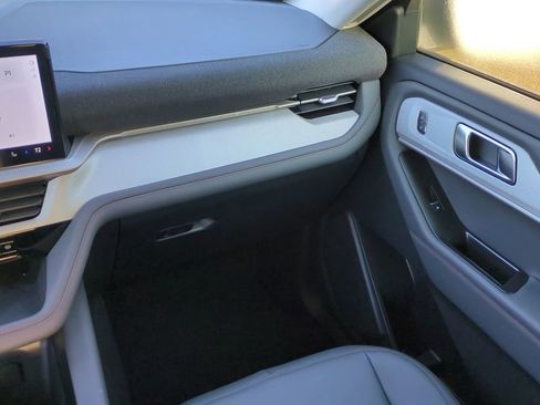 New 2026 Ford Explorer Active w/ Active Comfort Package image 17