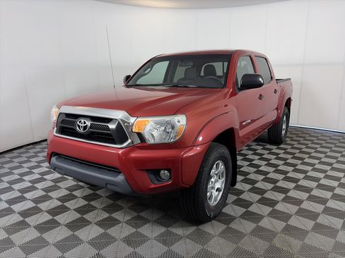 Used 2014 Toyota Tacoma 4x4 Double Cab w/ TRD Off-Road Package image 2