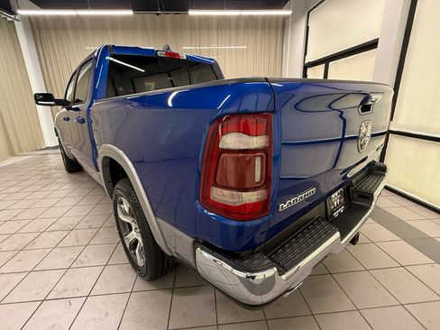 Used 2019 RAM 1500 Laramie AWD/4WD image 8