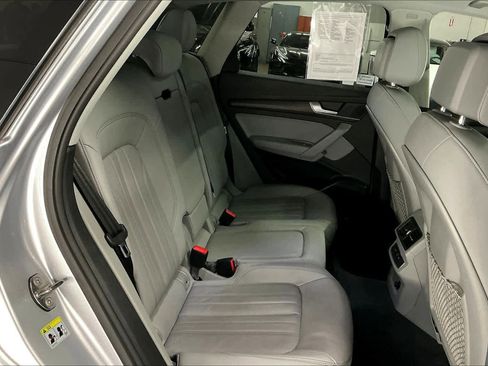 Used 2022 Audi Q5 2.0T Premium w/ Convenience Package image 29