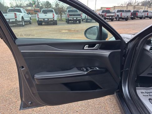 Used 2022 Kia K5 LXS image 19