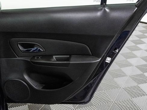 Used 2015 Chevrolet Cruze LT image 39