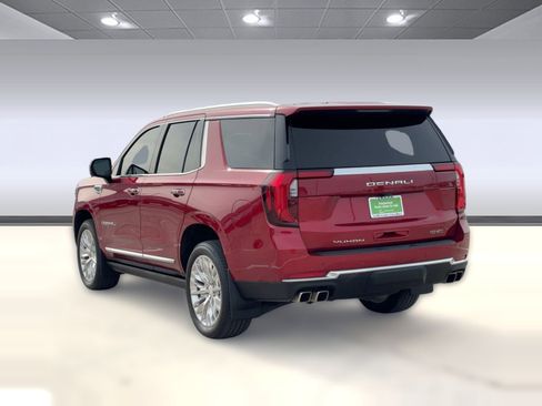 Used 2025 GMC Yukon Denali w/ Sun & Power Step Package image 3