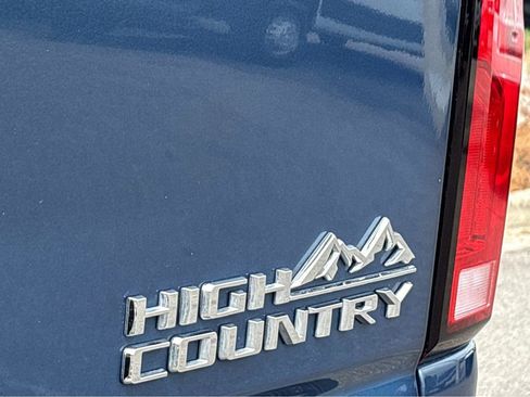 Used 2025 Chevrolet Silverado 2500 High Country w/ Technology Package AWD/4WD image 22