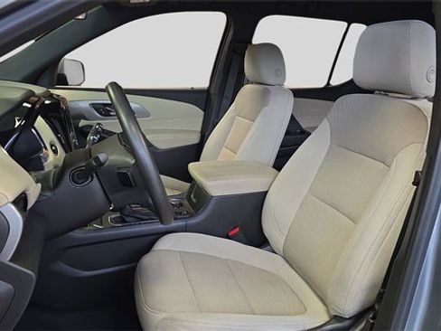 Used 2023 Chevrolet Traverse LS w/ Safety Package image 11
